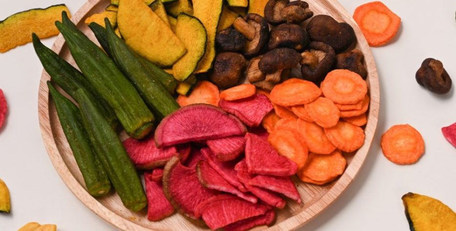 High-quality dehydrated vegetables with extended shelf life, retaining natural taste, color, and nutrients for diverse food applications.